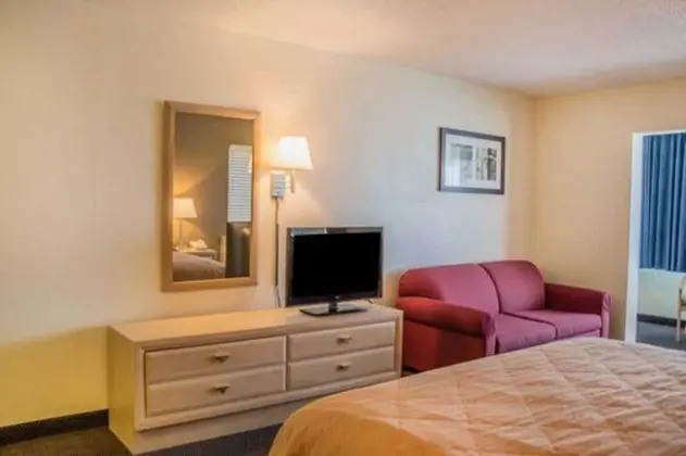One King Bed Non Smoking