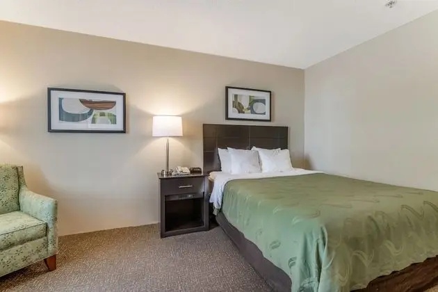 Oda, 1 Büyük (Queen) Boy Yatak, Engellilere Uygun, Sigara İçilmez