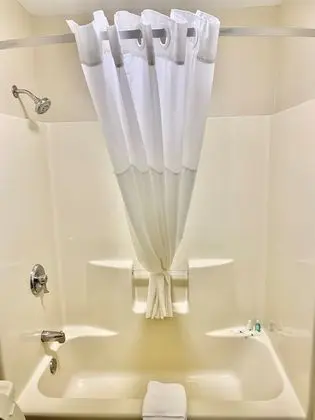 Oda, 2 Çift Kişilik Yatak, Engellilere Uygun, Sigara İçilmez