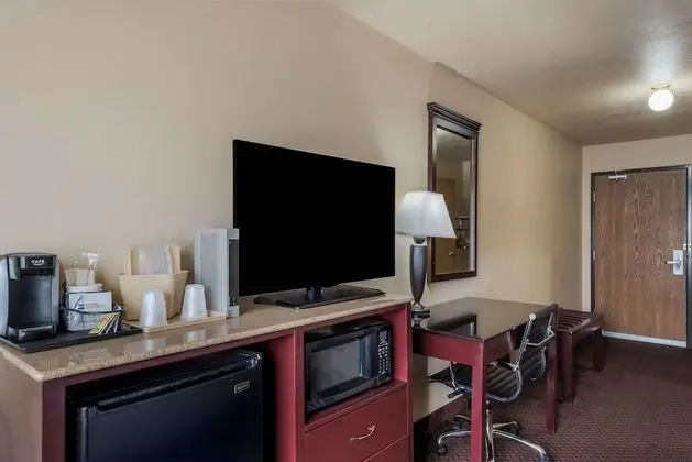 Standard Oda, 1 Büyük (Queen) Boy Yatak, Engellilere Uygun, Buzdolabı ve Mikrodalga