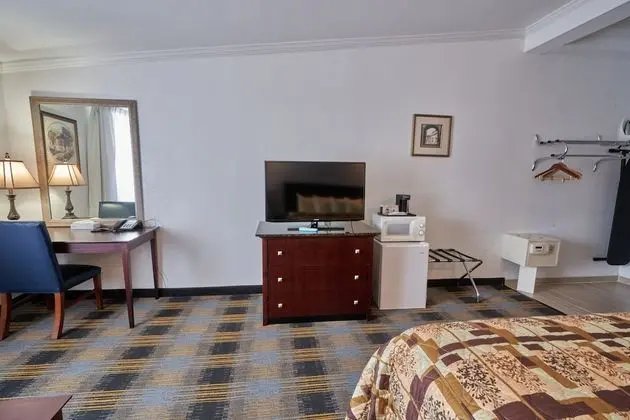 River-view, 1 King Bed with Balcony, Non-Smoking