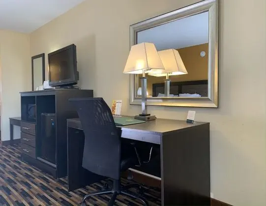 Oda, 2 Çift Kişilik Yatak, Sigara İçilmez