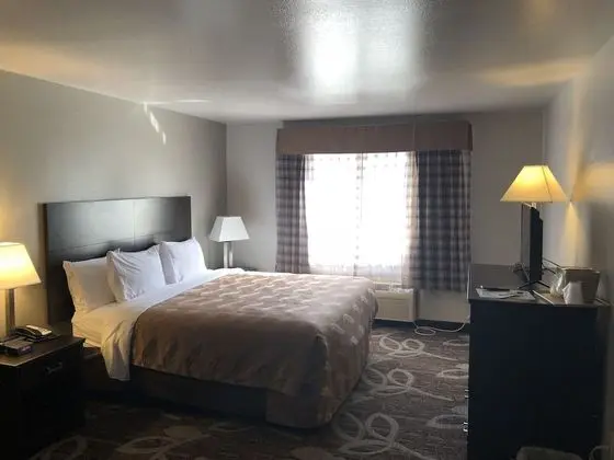 Oda, 1 En Büyük (King) Boy Yatak, Engellilere Uygun, Sigara İçilmez