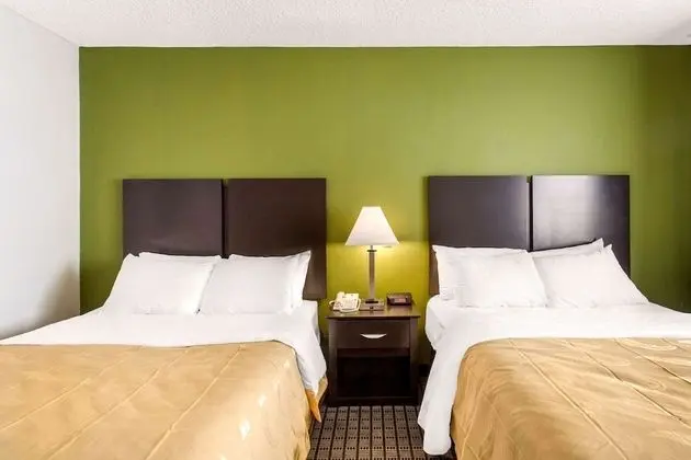 Oda, 2 Büyük (Queen) Boy Yatak, Engellilere Uygun, Sigara İçilmez