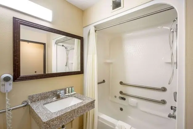 Oda, 1 Çift Kişilik Yatak, Engellilere Uygun, Sigara İçilmez