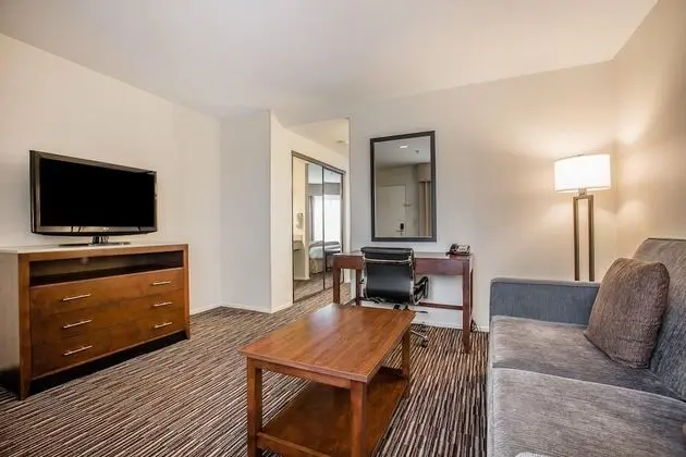 Suite, 1 King Bed, Living Room with Sofa Bed, Ocean View, Non Smoking