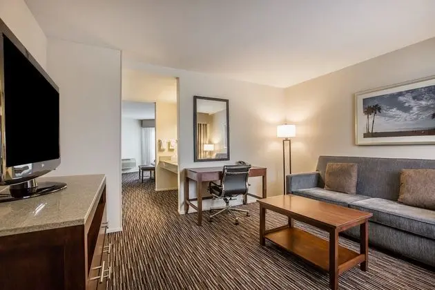Suite, 1 King Bed, Living Room with Sofa Bed, Ocean View, Non Smoking