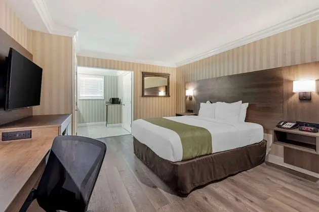Standard Room, 1 Queen Bed, Non Smoking