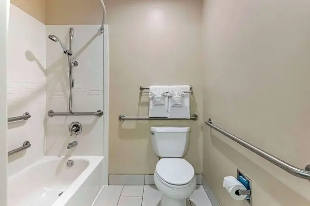 Standard Room, 2 Queen Beds, Accessible Tub, Non Smoking