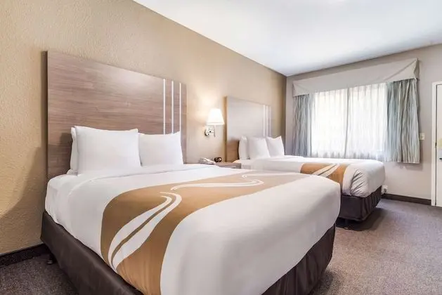 Standard Oda, 2 Büyük (Queen) Boy Yatak, Sigara İçilmez (Pet Friendly)