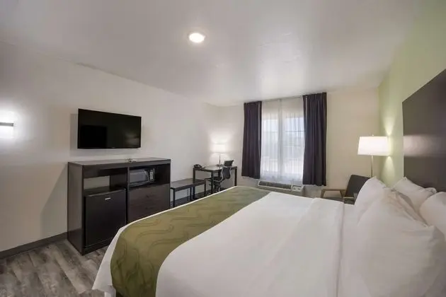 Oda, 1 En Büyük (King) Boy Yatak, Engellilere Uygun, Sigara İçilmez