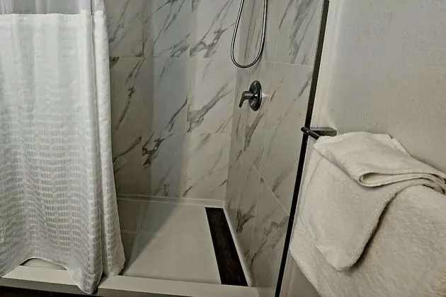 Oda, 2 Büyük (Queen) Boy Yatak, Sigara İçilmez