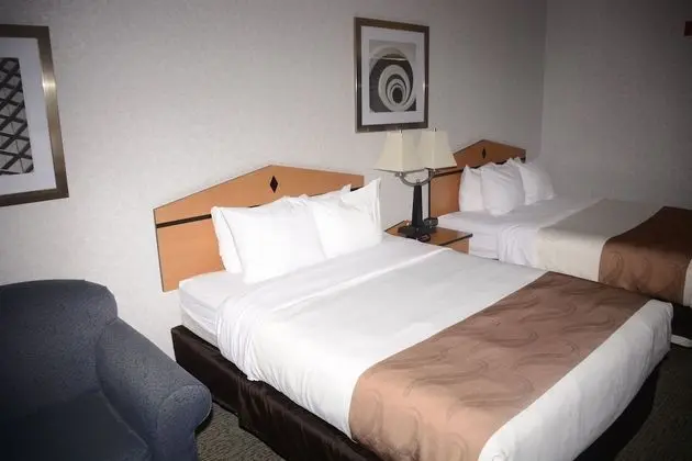 Standard Oda, 2 Büyük (Queen) Boy Yatak, Engellilere Uygun, Sigara İçilmez (Wheelchair Accessible)