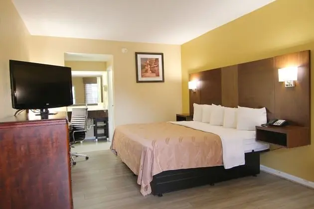 Oda, 1 En Büyük (King) Boy Yatak, Engellilere Uygun, Sigara İçilmez