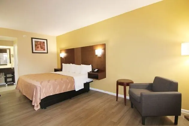 Oda, 1 En Büyük (King) Boy Yatak, Engellilere Uygun, Sigara İçilmez