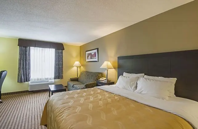 Standard Oda, 1 En Büyük (King) Boy Yatak ve Çekyat (2 Person Sofa Bed, 2 Person Jet Tub)