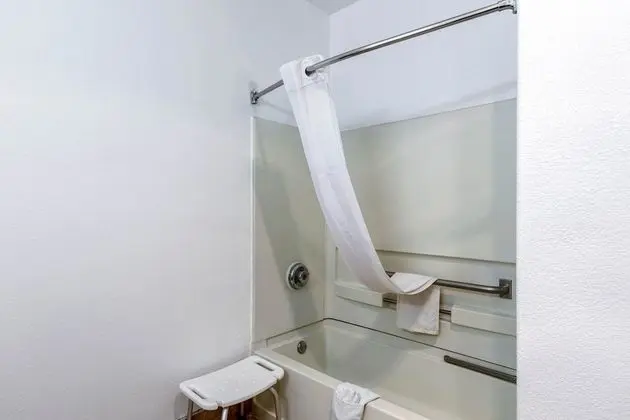 Standard Oda, 1 En Büyük (King) Boy Yatak, Engellilere Uygun, Sigara İçilmez