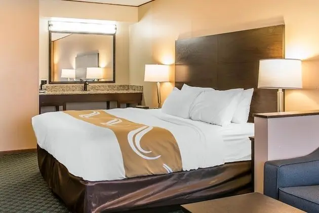 Süit, 1 En Büyük (King) Boy Yatak ve Çekyat, Sigara İçilmez