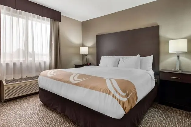 Süit, 1 En Büyük (King) Boy Yatak ve Çekyat, Sigara İçilmez, Sıcak Su Küveti (1 Person Sofa Bed)