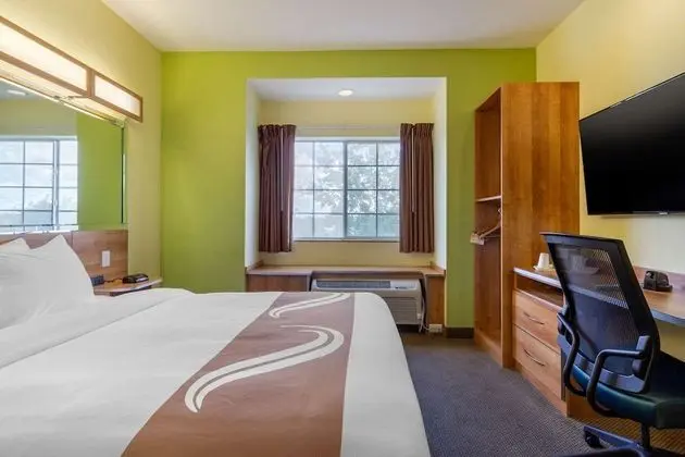 Oda, 1 Büyük (Queen) Boy Yatak, Engellilere Uygun, Sigara İçilmez