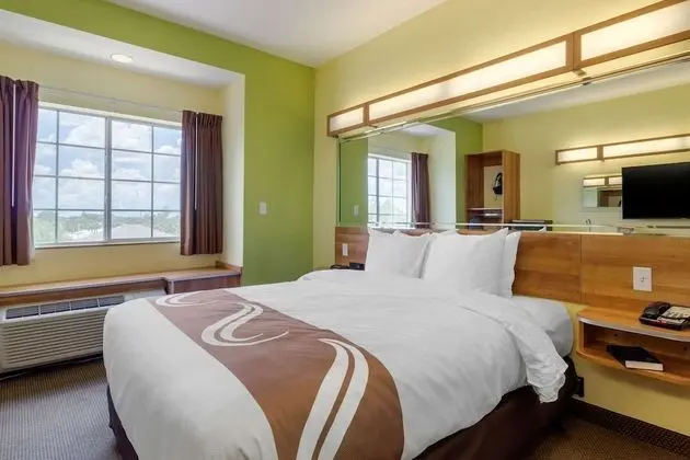 Süit, 1 Büyük (Queen) Boy Yatak, Engellilere Uygun, Sigara İçilmez