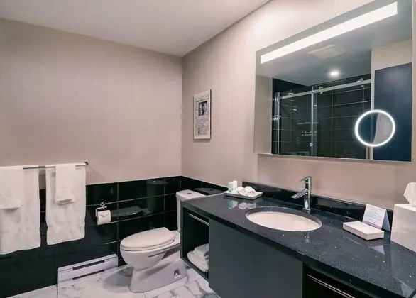 Oda, 1 Büyük (Queen) Boy Yatak, Engellilere Uygun, Sigara İçilmez