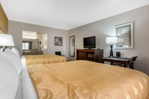 2 Queen Beds, Nonsmoking, Pet Friendly