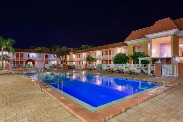 Oda, 2 Büyük (Queen) Boy Yatak, Sigara İçilmez (Pet Friendly)