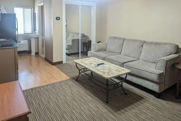 Süit, 1 En Büyük (King) Boy Yatak ve Çekyat, Sigara İçilmez (Exterior Corridor)