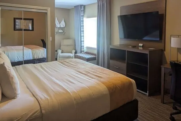 Süit, 1 En Büyük (King) Boy Yatak ve Çekyat, Sigara İçilmez (Exterior Corridor)