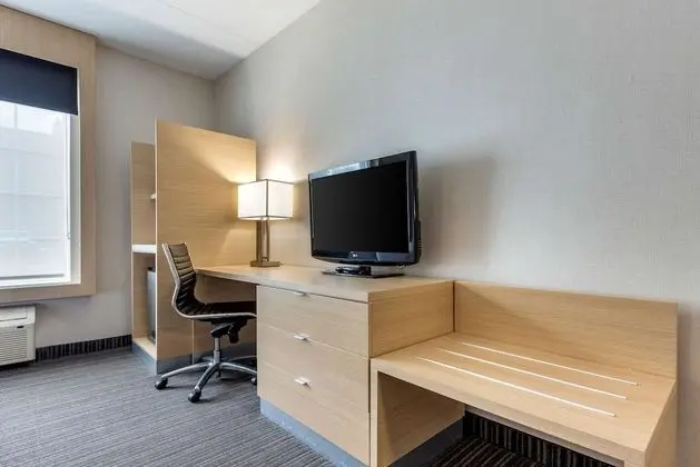 Upgrade, 2 Queen Beds, Non Smoking