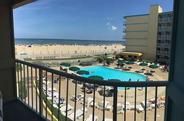 Oda, 1 En Büyük (King) Boy Yatak (Partial Ocean/Pool View)