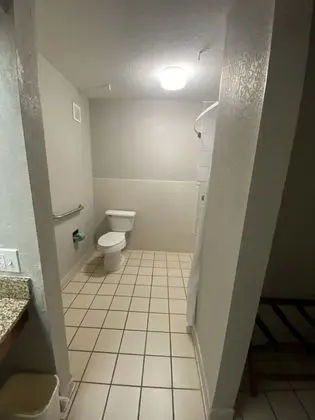 Oda, 1 En Büyük (King) Boy Yatak, Engellilere Uygun, Sigara İçilmez (Tub with Grab Bars)