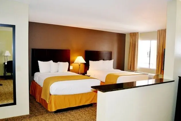 Süit, 2 Çift Kişilik Yatak, Sigara İçilmez