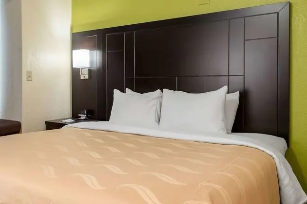 1 King Bed, Nonsmoking