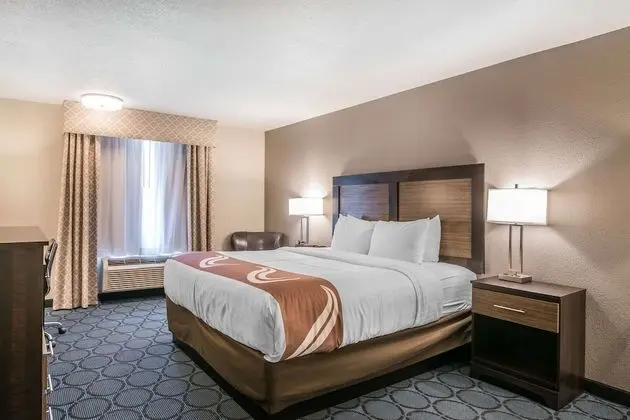 Süit, 1 En Büyük (King) Boy Yatak ve Çekyat, Sigara İçilmez (2 Person Sofa Bed, 1 Bedroom)