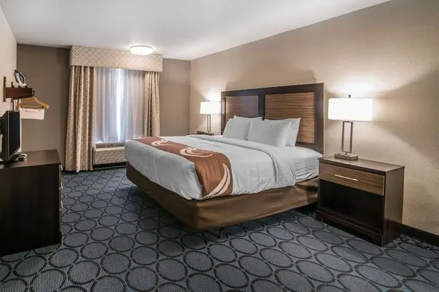 Süit, 1 En Büyük (King) Boy Yatak ve Çekyat, Sigara İçilmez (2 Person Sofa Bed, 1 Bedroom)
