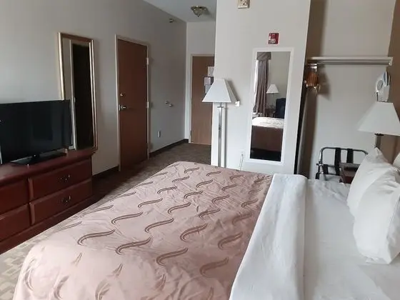 Oda, 1 En Büyük (King) Boy Yatak, Engellilere Uygun, Sigara İçilmez