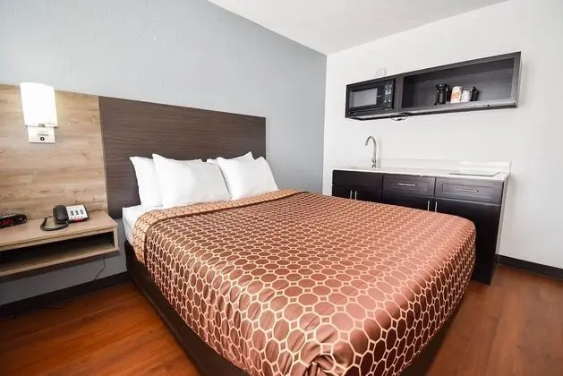 Oda, 1 En Büyük (King) Boy Yatak, Sigara İçilmez (Efficiency)