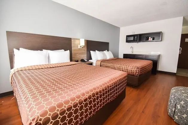 Oda, 2 Büyük (Queen) Boy Yatak, Sigara İçilmez (Efficiency)