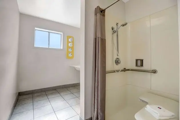 Standard Oda, 2 Çift Kişilik Yatak, Engellilere Uygun, Sigara İçilmez