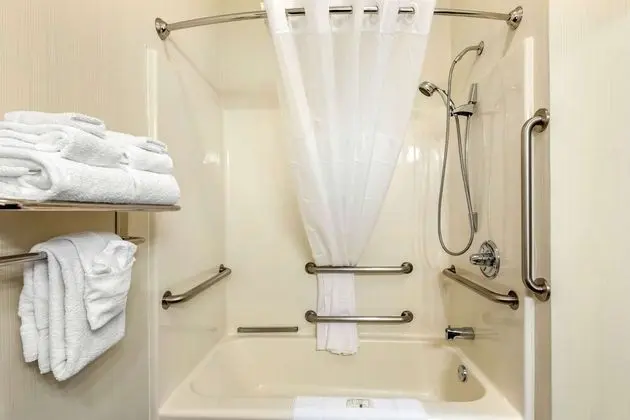 Süit, 1 En Büyük (King) Boy Yatak ve Çekyat, Engellilere Uygun, Sigara İçilmez