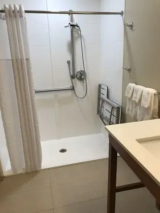 Süit, 1 En Büyük (King) Boy Yatak ve Çekyat, Engellilere Uygun, Sigara İçilmez