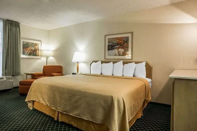 Oda, 1 Büyük (Queen) Boy Yatak, Engellilere Uygun, Sigara İçilmez