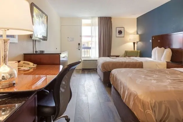 Oda, 2 Çift Kişilik Yatak, Sigara İçilebilir