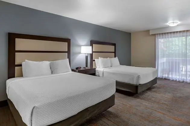 Standard Oda, 2 Büyük (Queen) Boy Yatak, Sigara İçilmez, Veranda (1st Floor;Pet Friendly)