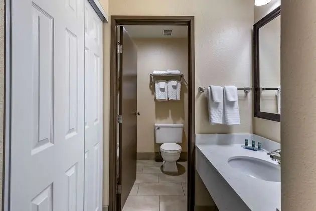 Standard Oda, 2 Büyük (Queen) Boy Yatak, Sigara İçilmez, Veranda (1st Floor;Pet Friendly)