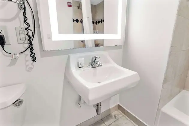 Engellilere uygun banyo