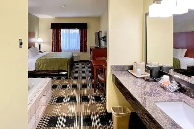 Oda, 1 En Büyük (King) Boy Yatak, Sigara İçilmez (In-Room Whirlpool)