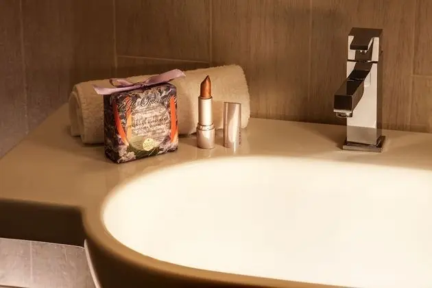 Tek Büyük Yataklı Oda, Şehir Manzaralı (Small)